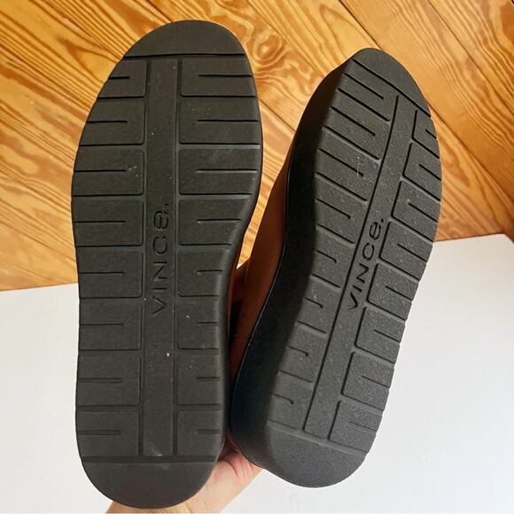 VINCE Brinton Leather Round Toe Chelsea Boot - Picture 6 of 7